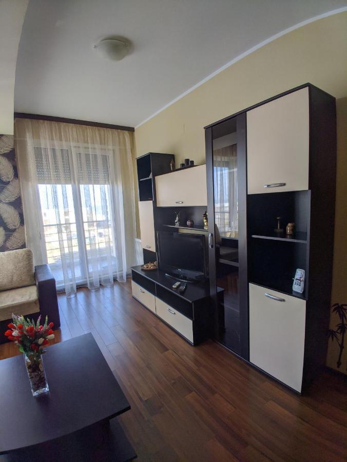Summerland Beach&Sun Apartments Mamaia Εξωτερικό φωτογραφία