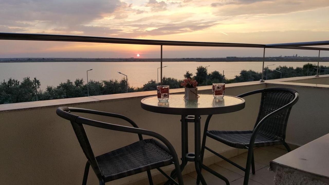 Summerland Beach&Sun Apartments Mamaia Εξωτερικό φωτογραφία